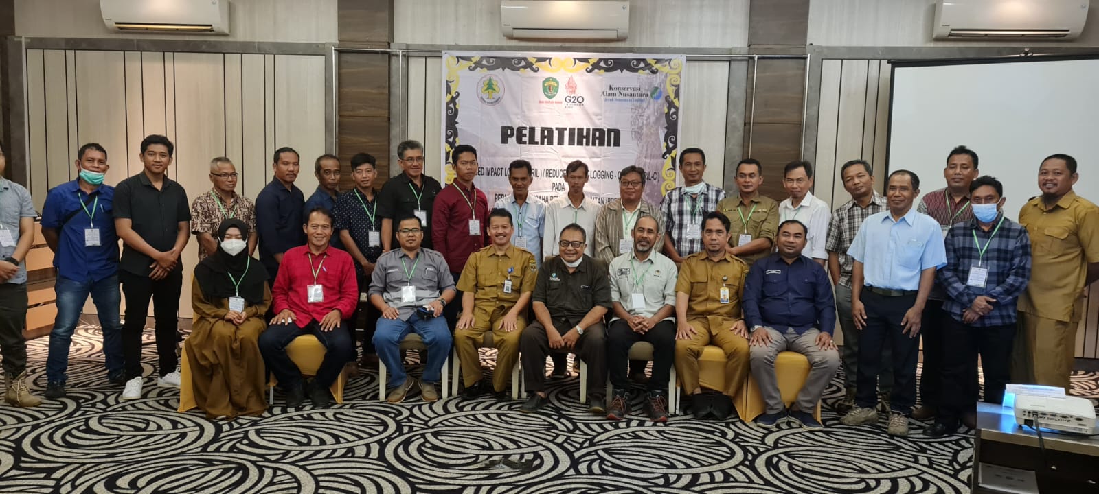 https://dishutkaltim.com/public/admin/images/gambar_berita/1666225064_WhatsApp Image 2022-10-20 at 8.17.26 AM.jpeg